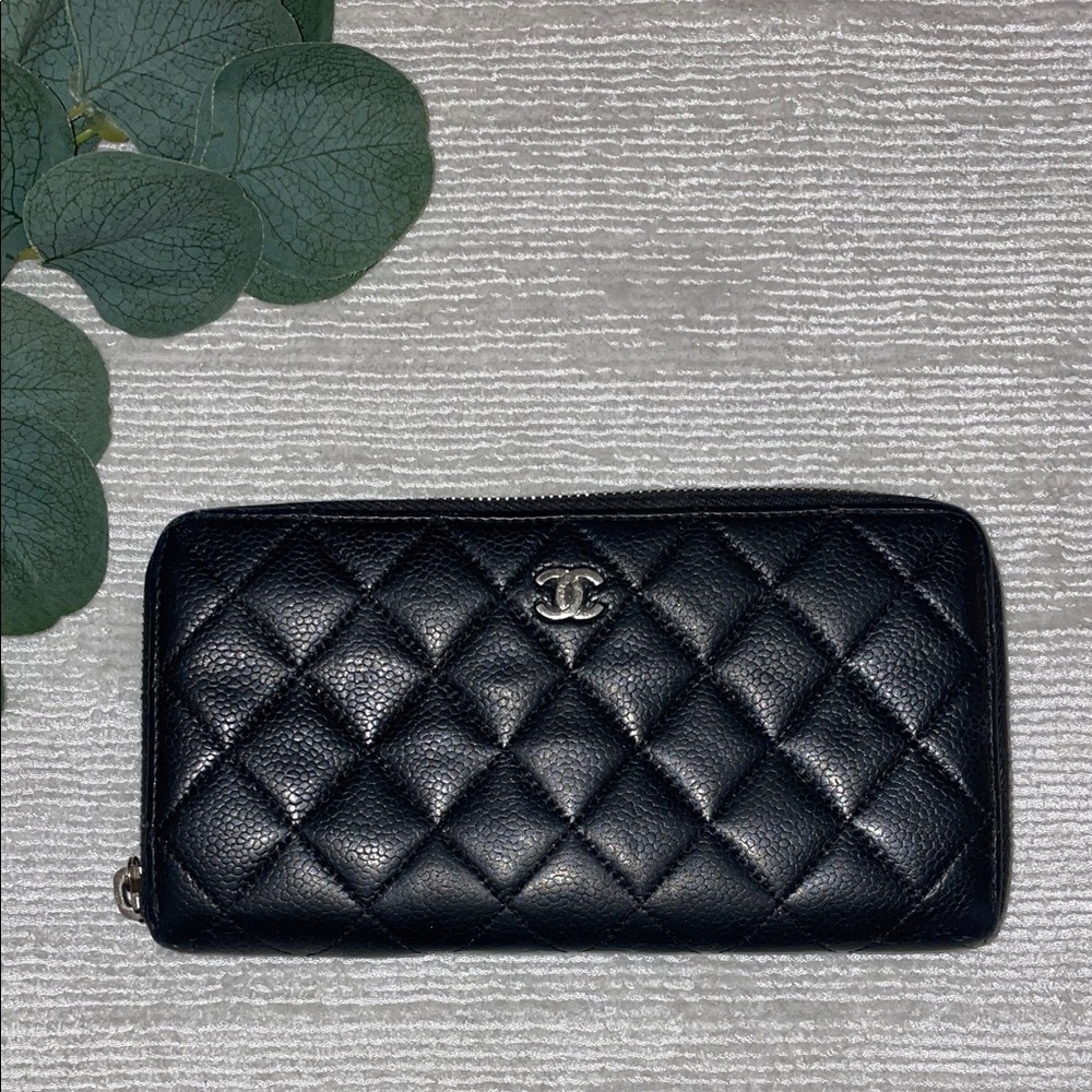 CHANEL✨ Quilted Wallet